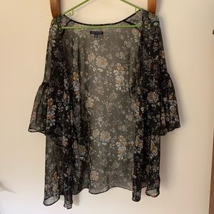 American Eagle Kimono, size M, NWOT